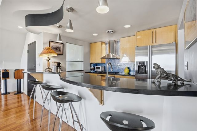 229 Grandview Ave 3, Mt Washington, PA 15211