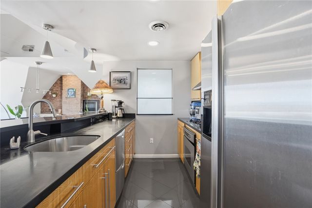 229 Grandview Ave 3, Mt Washington, PA 15211