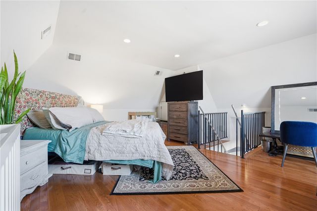 229 Grandview Ave 3, Mt Washington, PA 15211