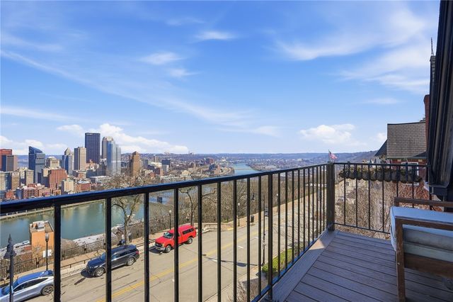 229 Grandview Ave 3, Mt Washington, PA 15211