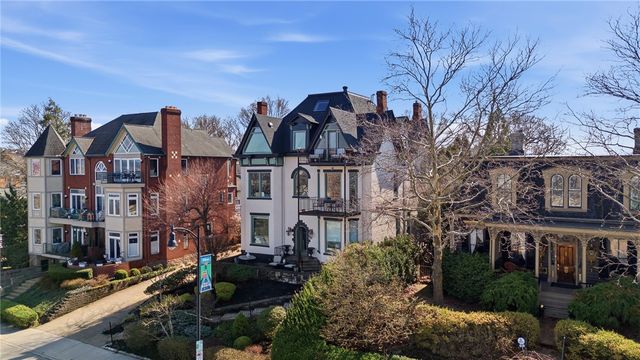 229 Grandview Ave 3, Mt Washington, PA 15211