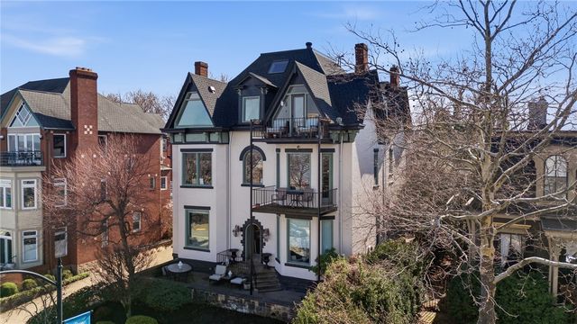 229 Grandview Ave 3, Mt Washington, PA 15211