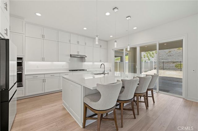 28683 Windbreak, Saugus, CA 91350