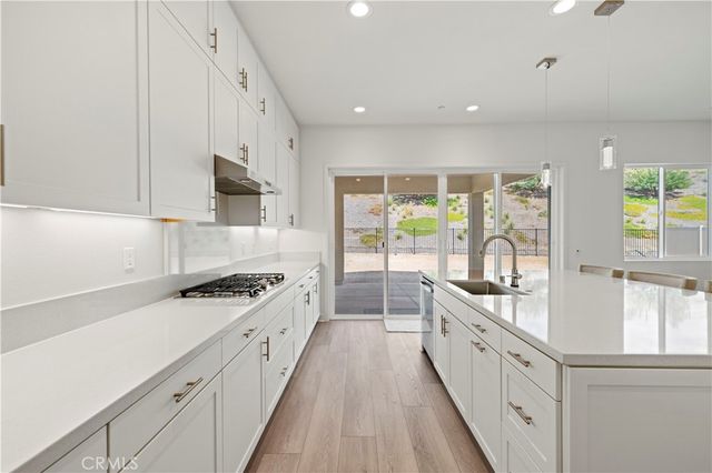 28683 Windbreak, Saugus, CA 91350