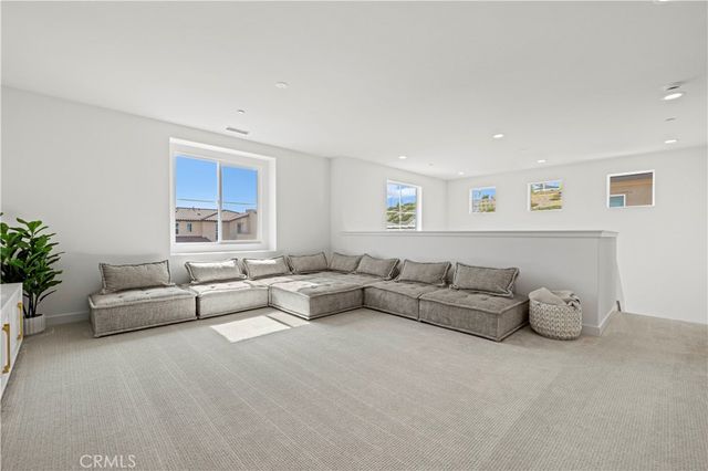 28683 Windbreak, Saugus, CA 91350