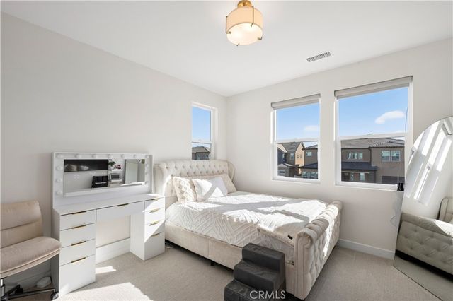 28683 Windbreak, Saugus, CA 91350