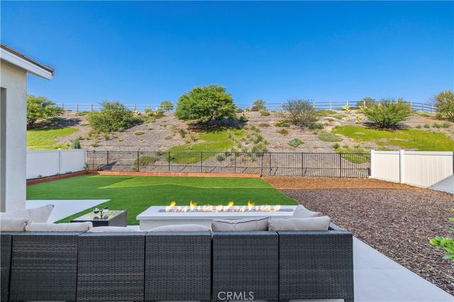 28683 Windbreak, Saugus, CA 91350