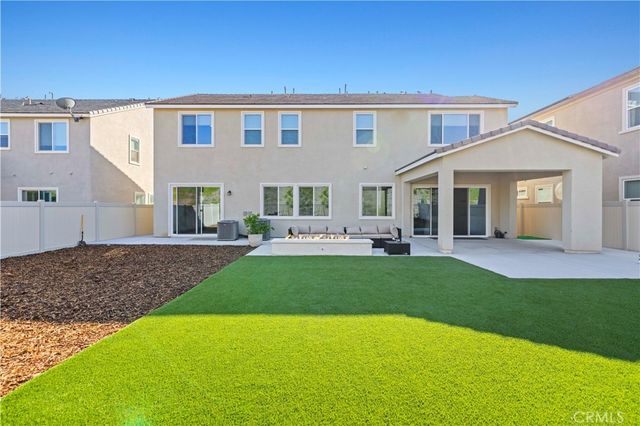 28683 Windbreak, Saugus, CA 91350