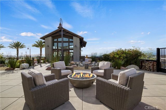 28683 Windbreak, Saugus, CA 91350