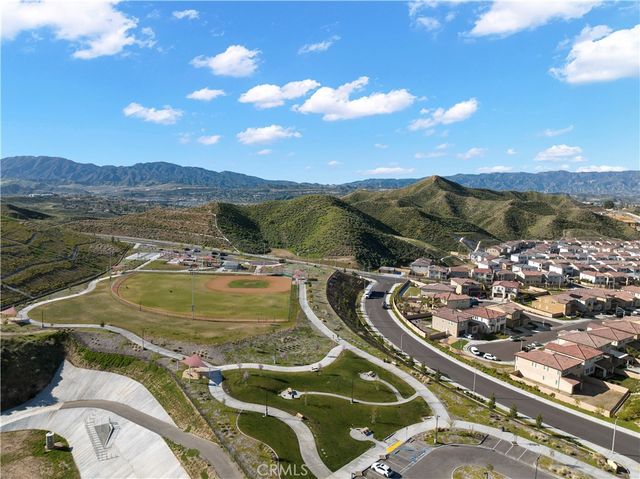 28683 Windbreak, Saugus, CA 91350