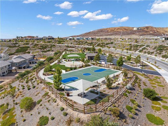 28683 Windbreak, Saugus, CA 91350