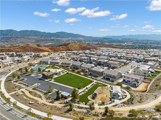28683 Windbreak, Saugus, CA 91350