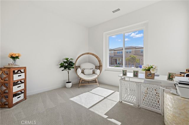 28683 Windbreak, Saugus, CA 91350