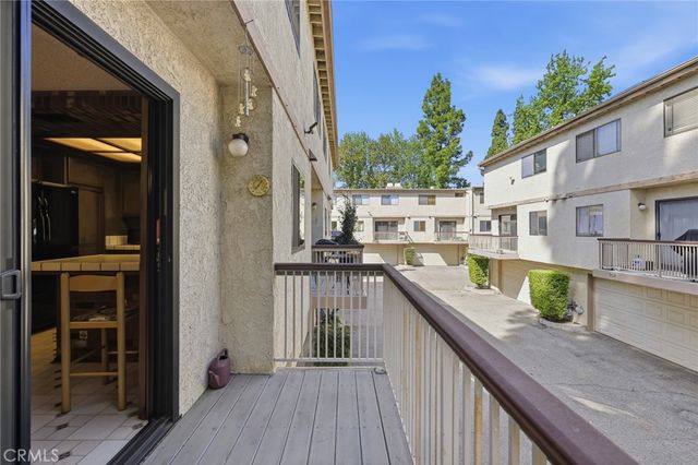 7100 Balboa Boulevard 1003, Lake Balboa, CA 91406