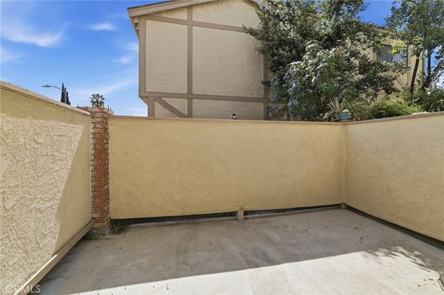 7100 Balboa Boulevard 1003, Lake Balboa, CA 91406