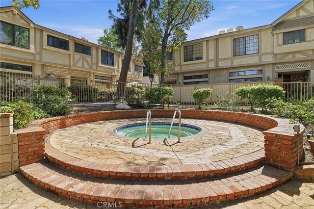 7100 Balboa Boulevard 1003, Lake Balboa, CA 91406