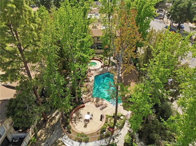 7100 Balboa Boulevard 1003, Lake Balboa, CA 91406