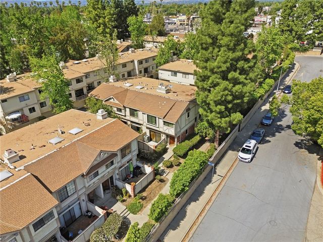 7100 Balboa Boulevard 1003, Lake Balboa, CA 91406