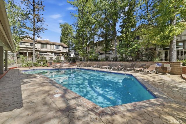 7100 Balboa Boulevard 1003, Lake Balboa, CA 91406