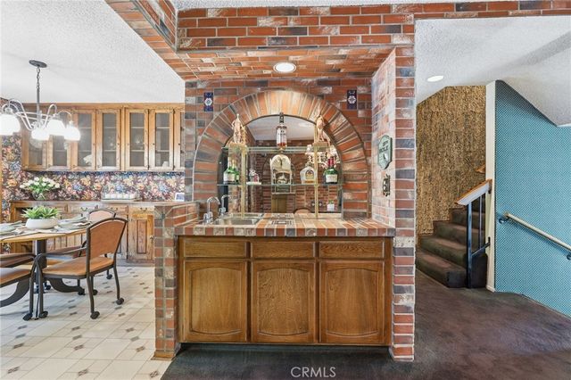 7100 Balboa Boulevard 1003, Lake Balboa, CA 91406