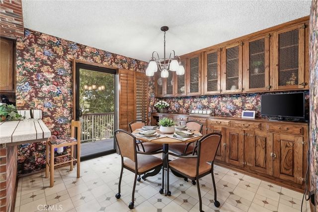 7100 Balboa Boulevard 1003, Lake Balboa, CA 91406