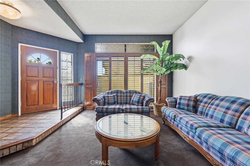 7100 Balboa Boulevard 1003, Lake Balboa, CA 91406