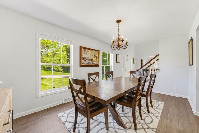4645 W Sherwood DRIVE, Franklin, WI 53132