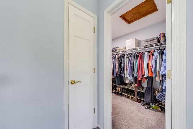 4645 W Sherwood DRIVE, Franklin, WI 53132