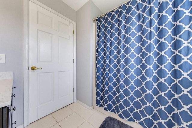 4645 W Sherwood DRIVE, Franklin, WI 53132
