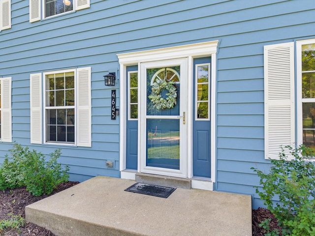 4645 W Sherwood DRIVE, Franklin, WI 53132