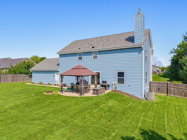 4645 W Sherwood DRIVE, Franklin, WI 53132
