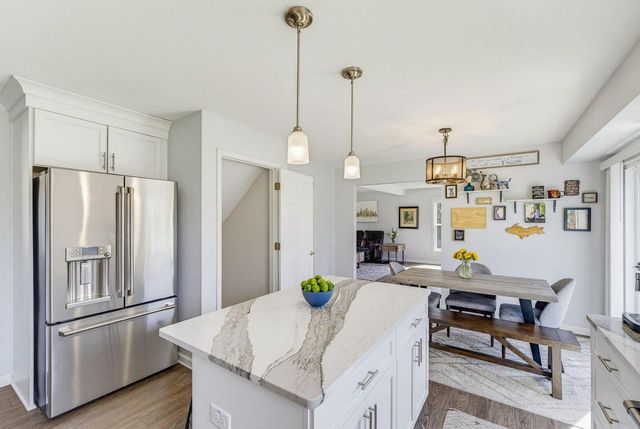 4645 W Sherwood DRIVE, Franklin, WI 53132