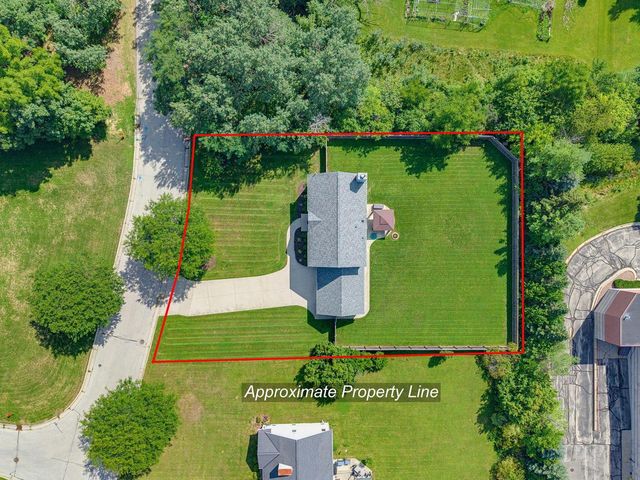 4645 W Sherwood DRIVE, Franklin, WI 53132