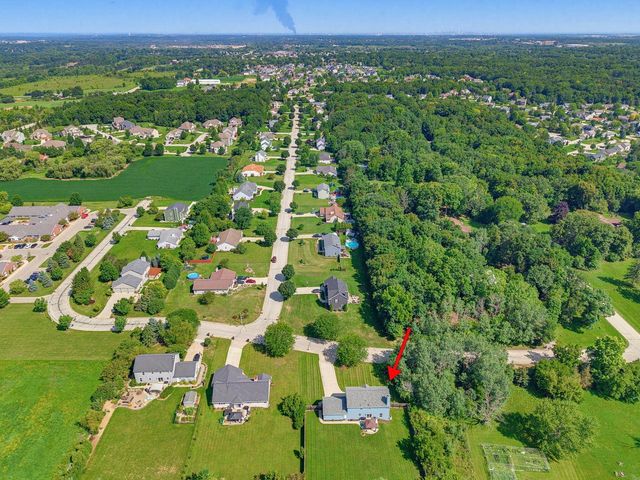 4645 W Sherwood DRIVE, Franklin, WI 53132