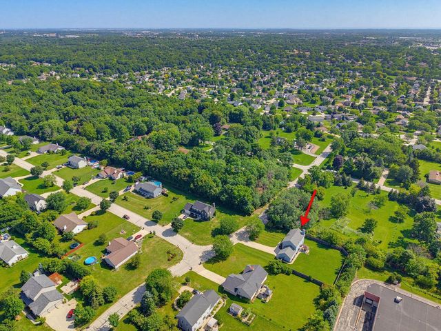 4645 W Sherwood DRIVE, Franklin, WI 53132