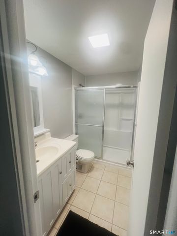 11 King Arthur Drive 1E, East Lyme, CT 06357