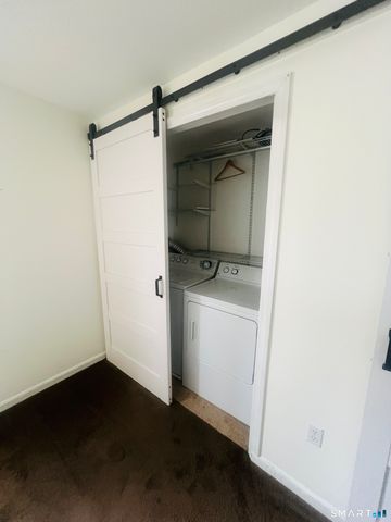 11 King Arthur Drive 1E, East Lyme, CT 06357