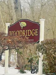 11 King Arthur Drive 1E, East Lyme, CT 06357