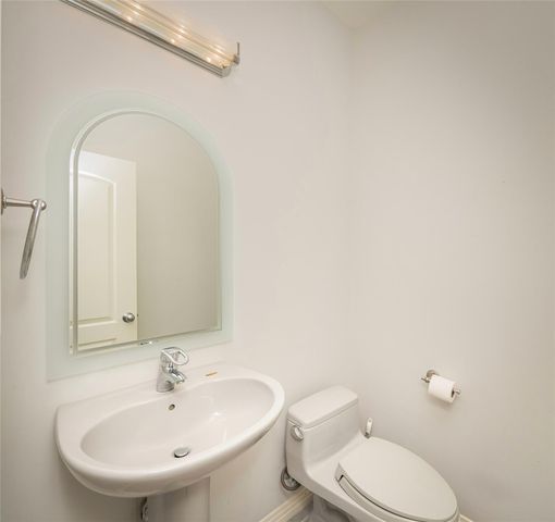 112 Twin Saddles, Dripping Springs, TX 78620