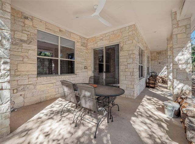 112 Twin Saddles, Dripping Springs, TX 78620