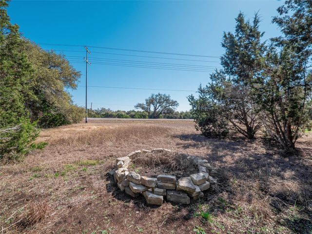 112 Twin Saddles, Dripping Springs, TX 78620