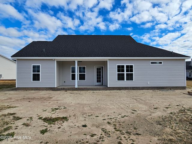 177 Country Cove Lane, Clinton, NC 28328