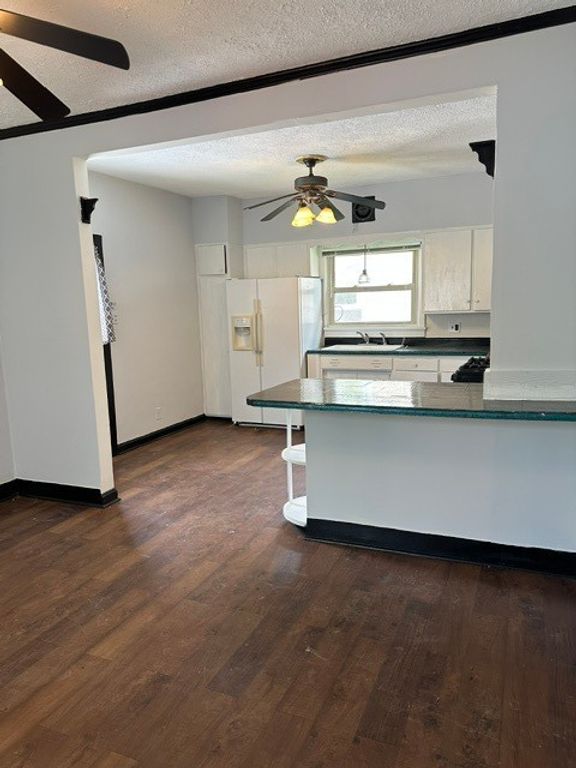 Image 11 of property listing at 212 W Washington Street, Streator, IL 61364