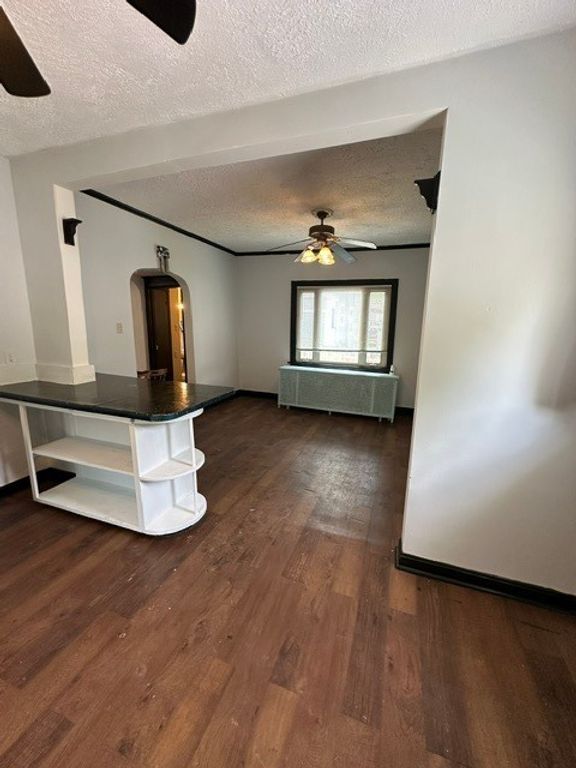 Image 13 of property listing at 212 W Washington Street, Streator, IL 61364
