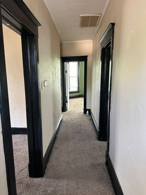 Image 17 of property listing at 212 W Washington Street, Streator, IL 61364