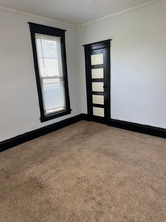 Image 18 of property listing at 212 W Washington Street, Streator, IL 61364