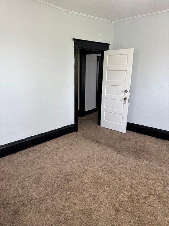 Image 19 of property listing at 212 W Washington Street, Streator, IL 61364