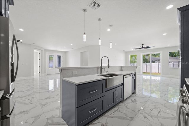 6401 FELICE AVENUE, Tampa, FL 33614