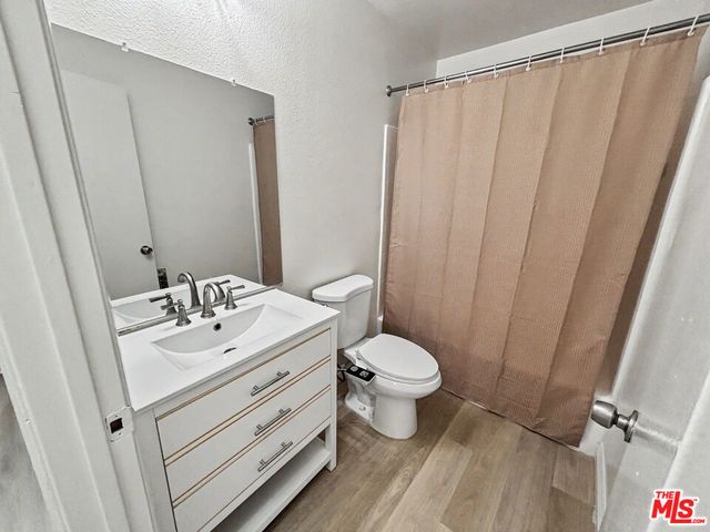 419 N Exton Avenue 6, Inglewood, CA 90302
