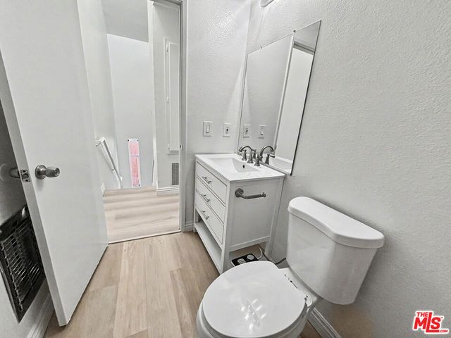 419 N Exton Avenue 6, Inglewood, CA 90302